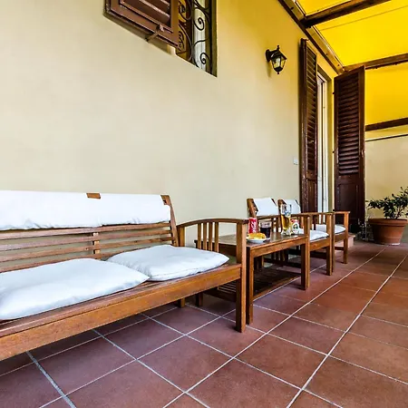 Sangaggio House Florens